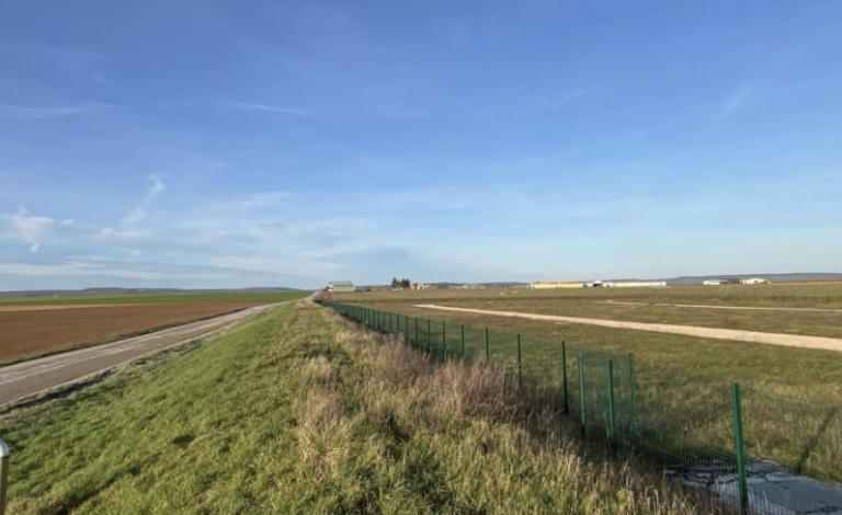 Centrale solaire sur un aérodrome dans la Marne